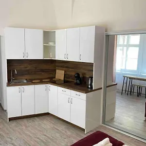 https://studio-in-gothic-house-50m-to-the-old-town-square.praguehotelsweb.com